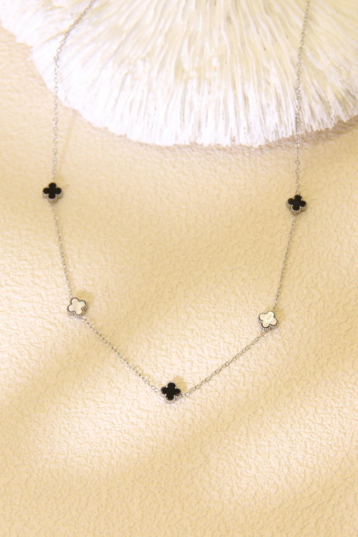 Collier « Trèfle nacré » - argenté