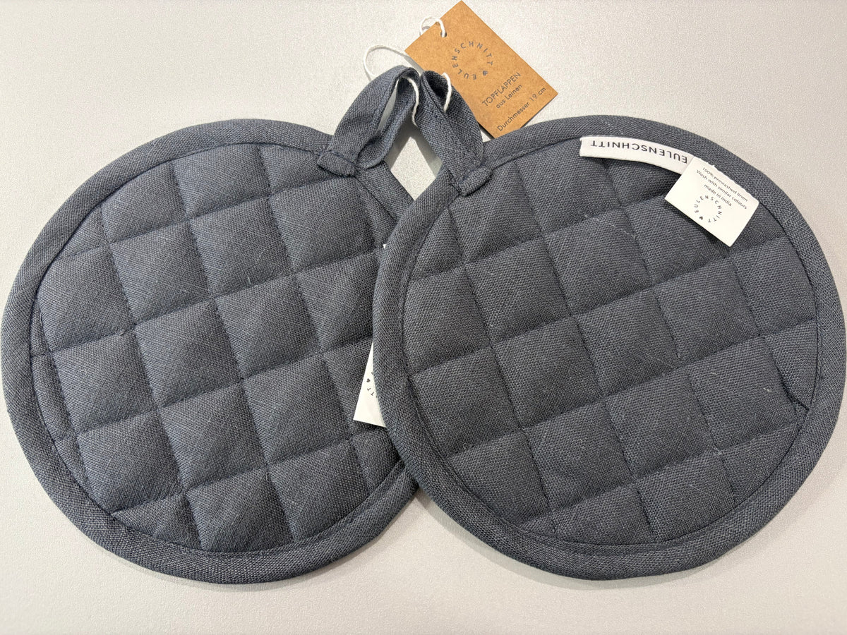 Ensemble de maniques gris anthracite
