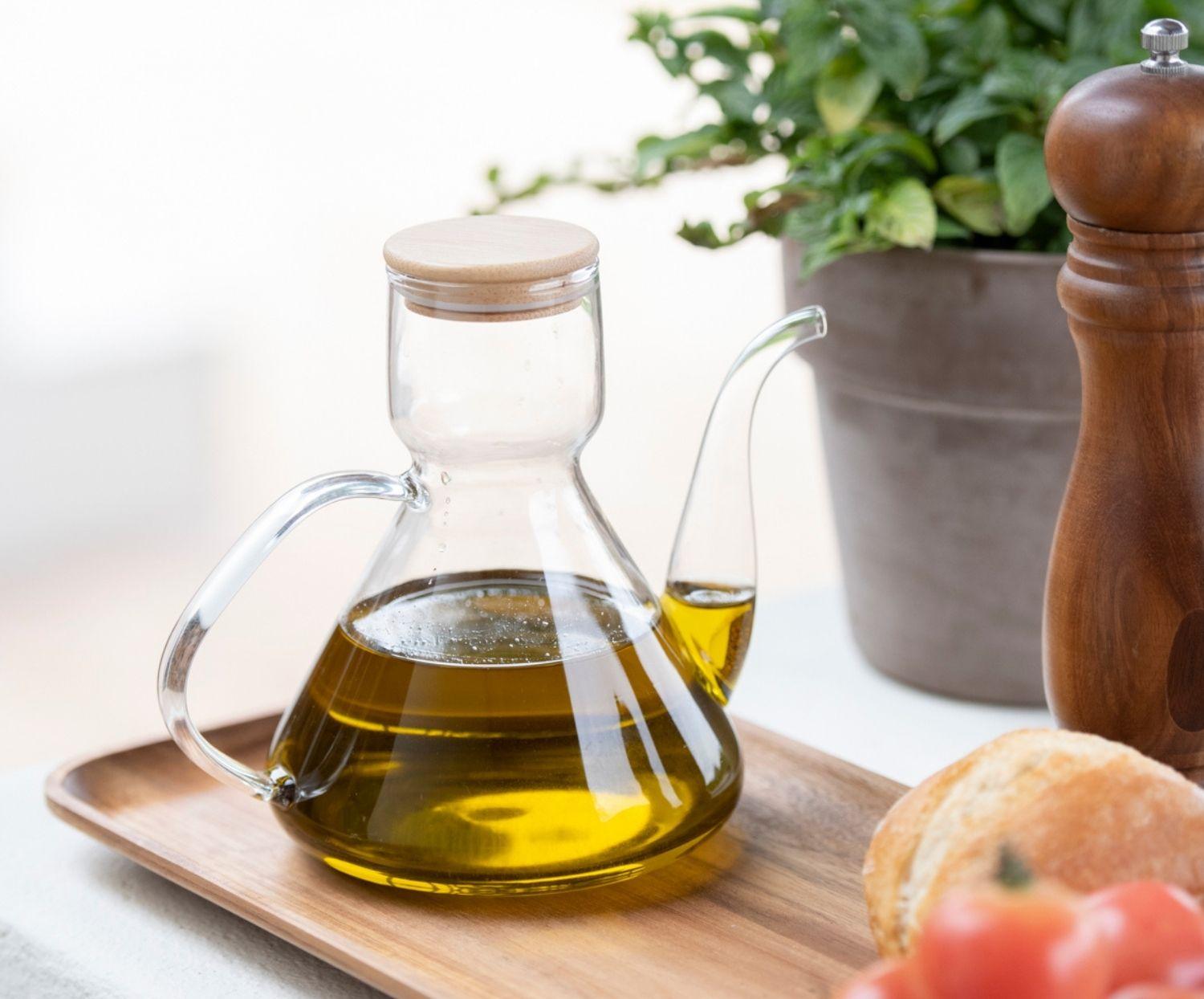 Huilier en verre borosilicaté avec couvercle en bambou – 500 ml