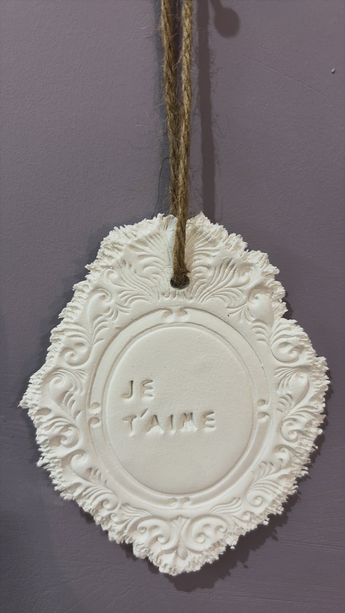 Plaque décorative « Je t’aime » - à suspendre ou à poser - argile