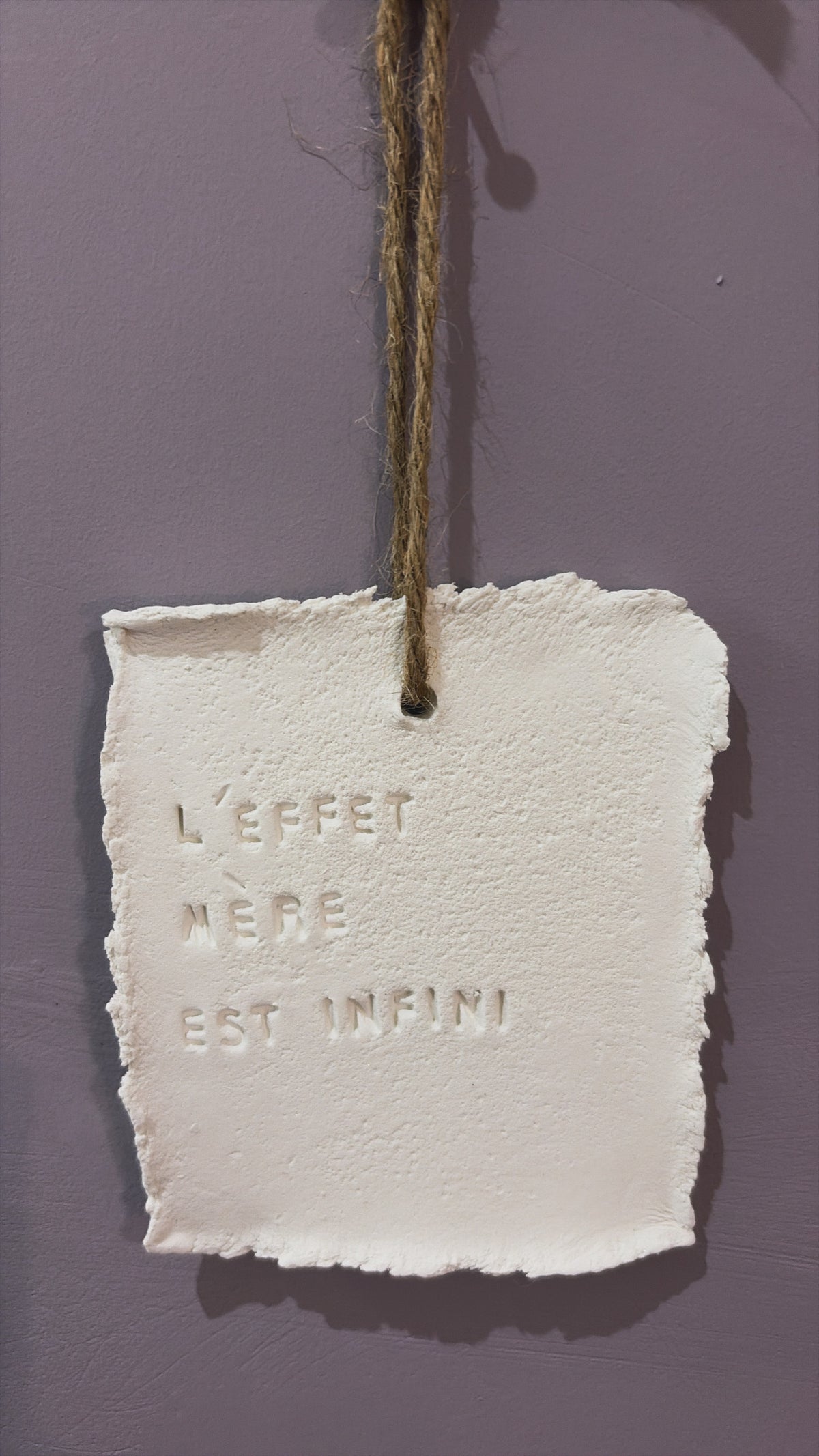 Plaque décorative « L’effet mère est infini » - à suspendre ou à poser - argile - Taille S