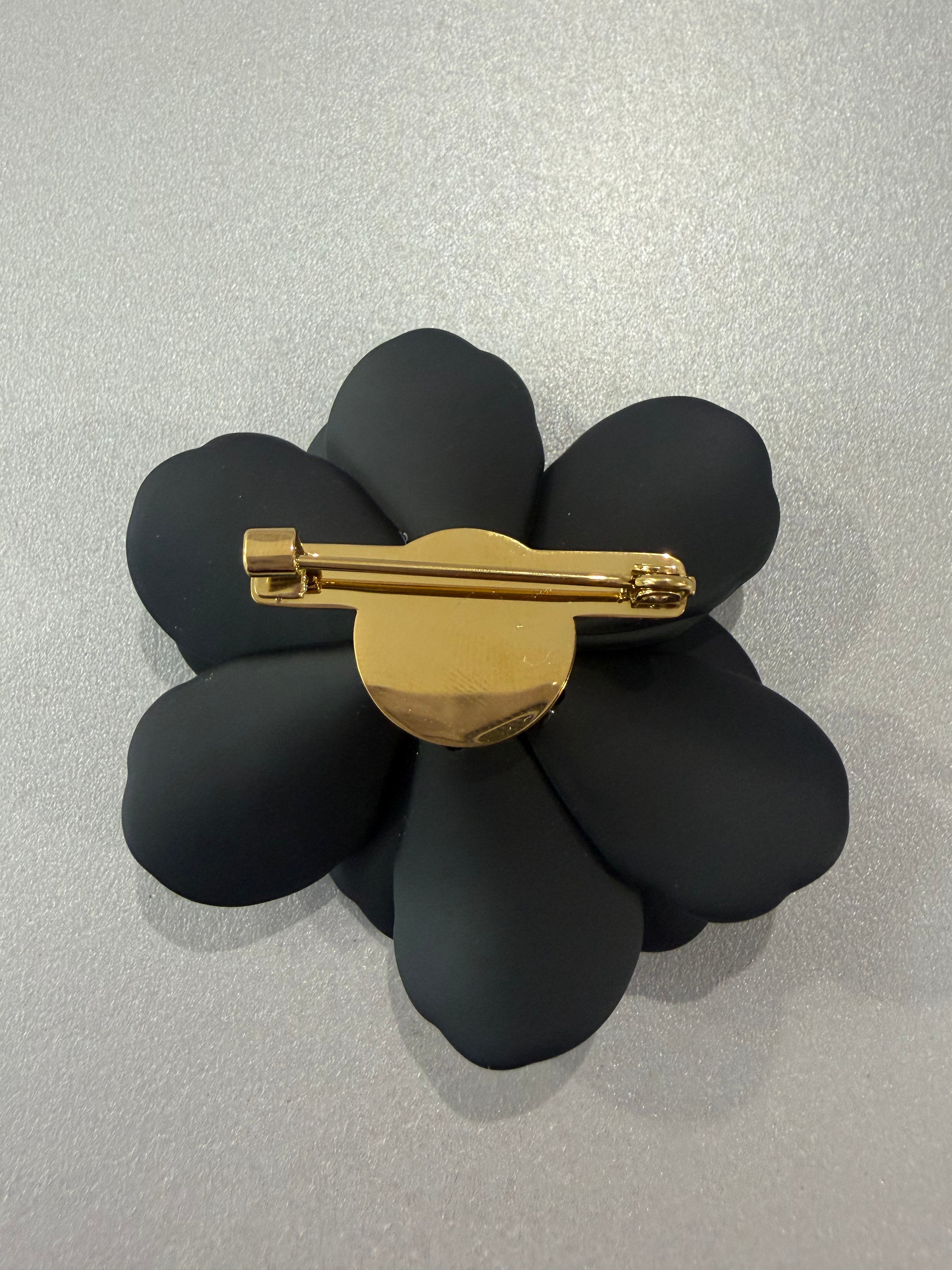 Broche « Camélia »