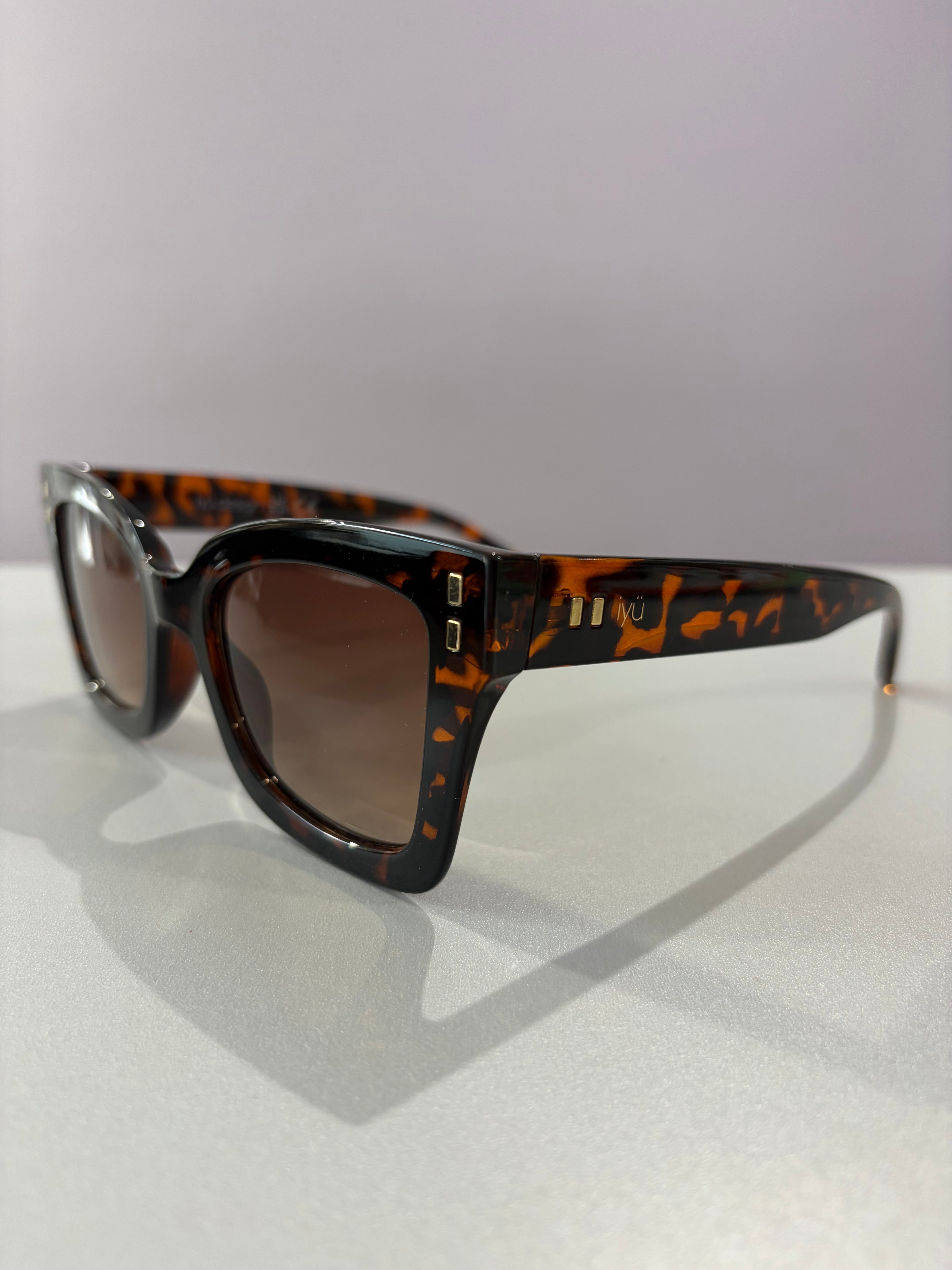 Mila - écaille ambre et noir