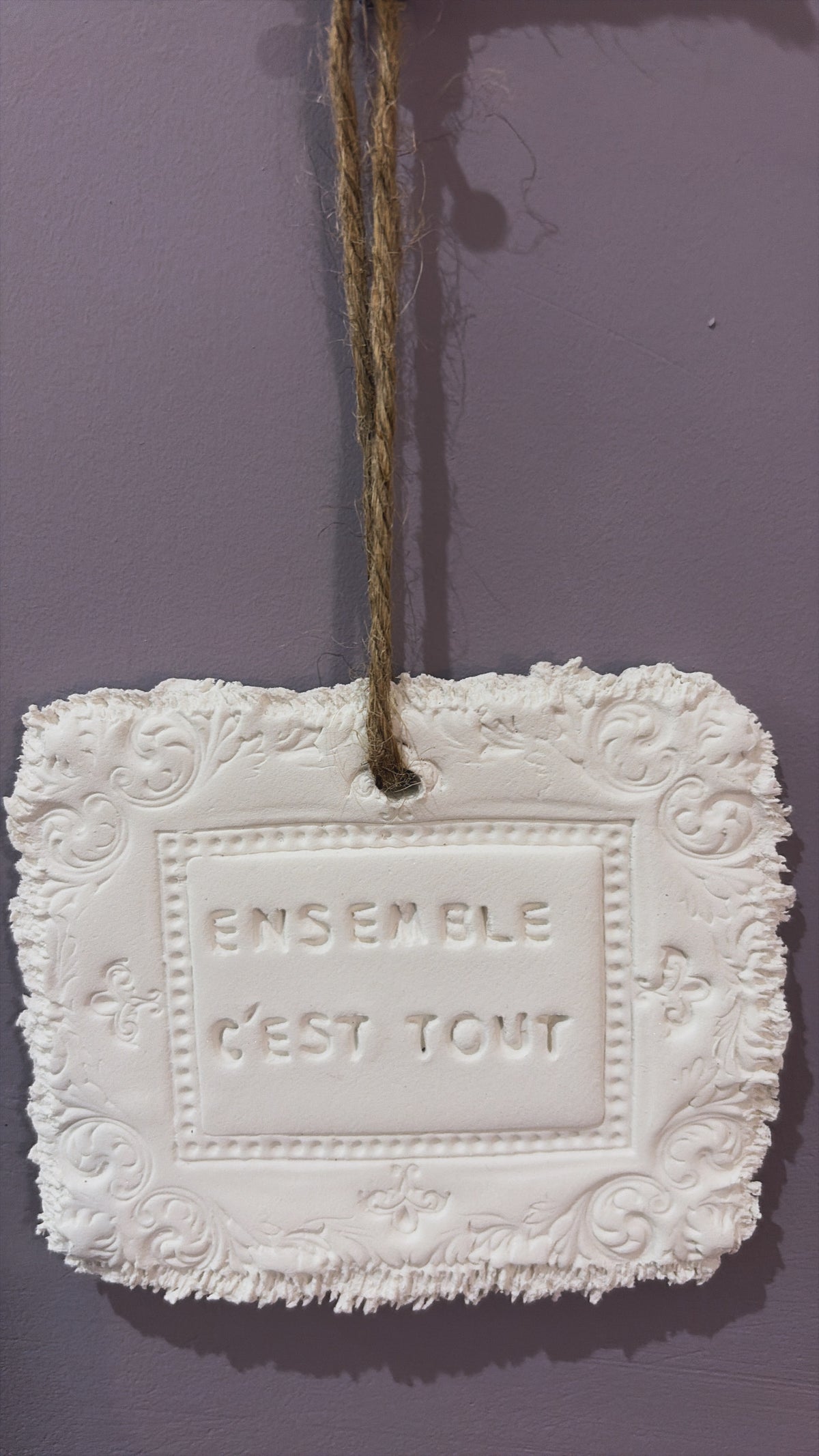 Plaque décorative « Ensemble c’est tout » - à suspendre ou à poser - argile