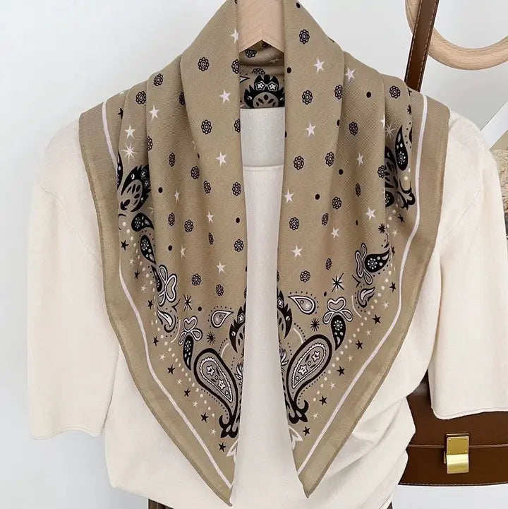 Foulard « Selena » – Effet doux