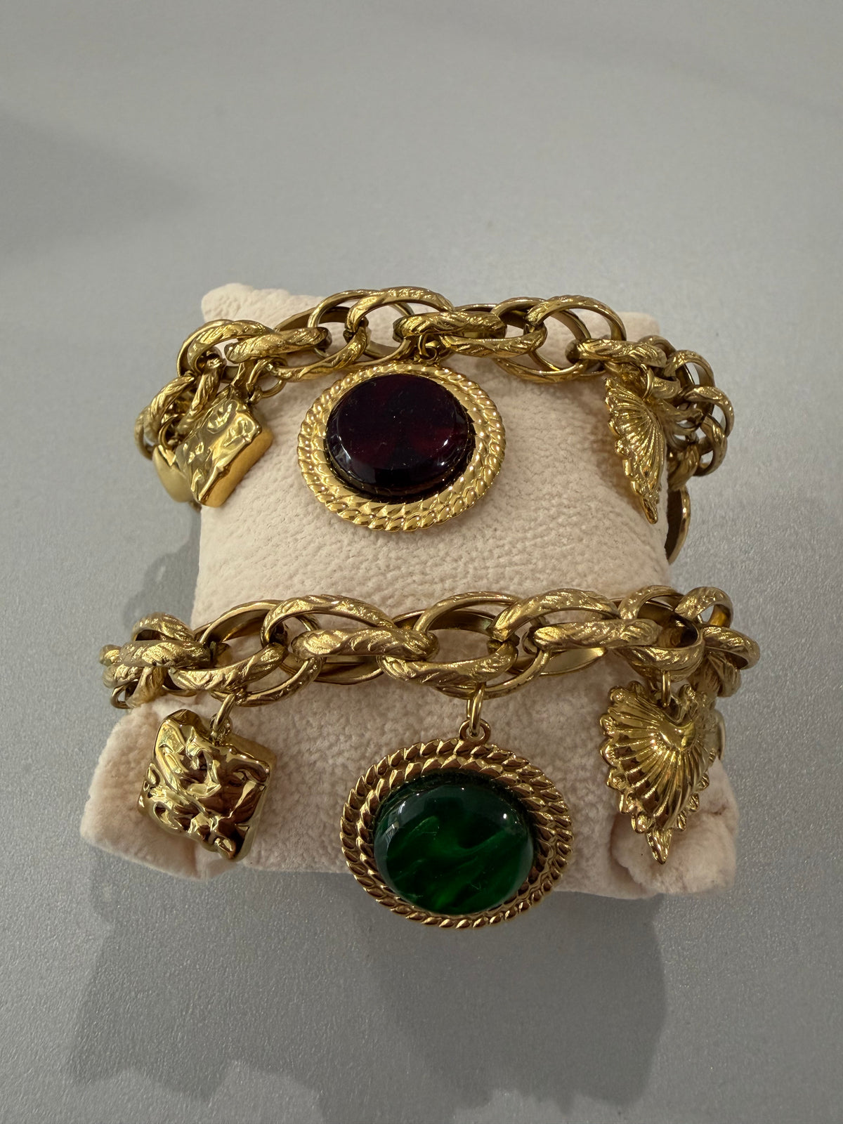 Bracelet Ariana - différentes couleurs de breloques disponibles