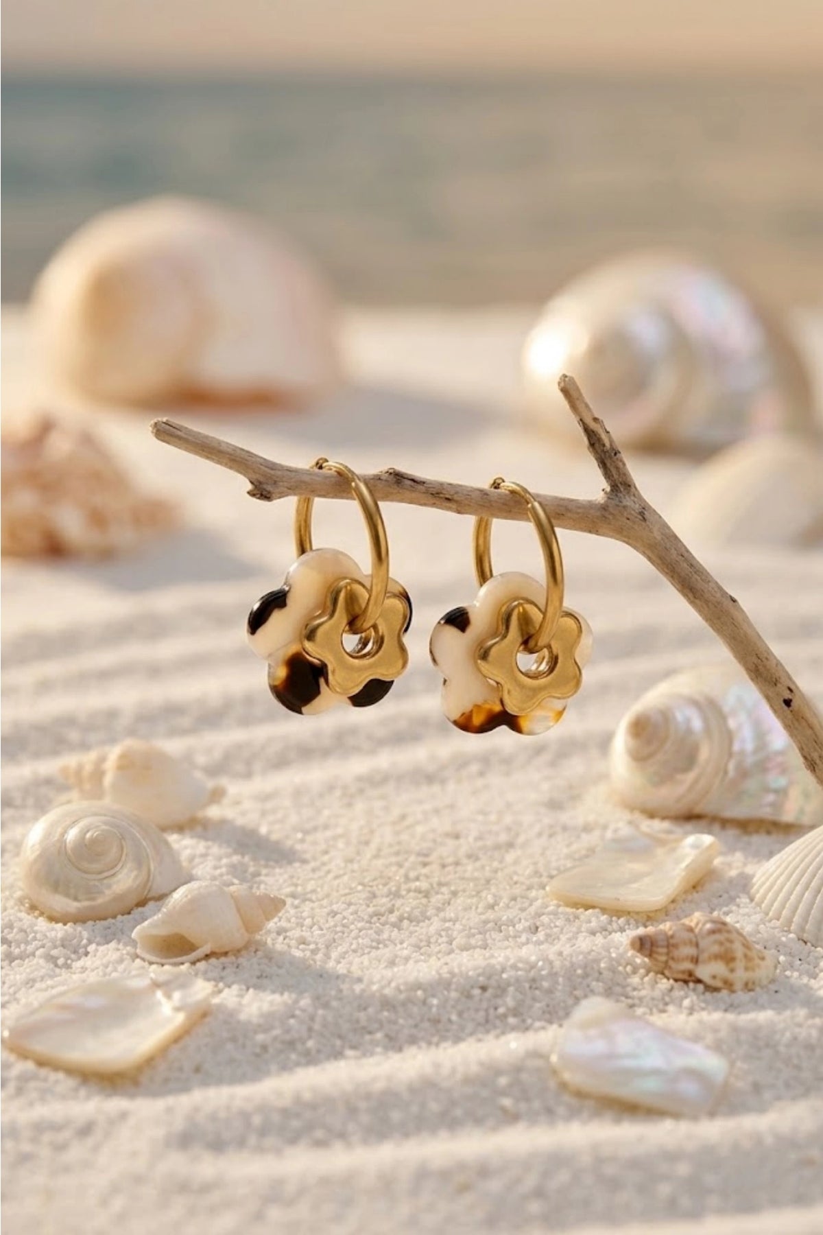 Boucles d’oreilles créoles Flower - plusieurs couleurs disponibles