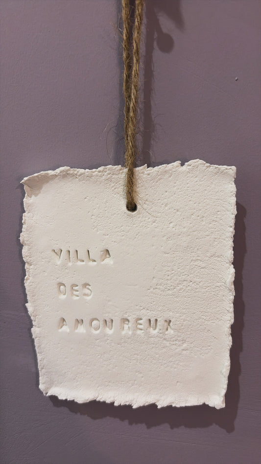 Plaque décorative « Villa des amoureux » - à suspendre ou à poser - argile - Taille S