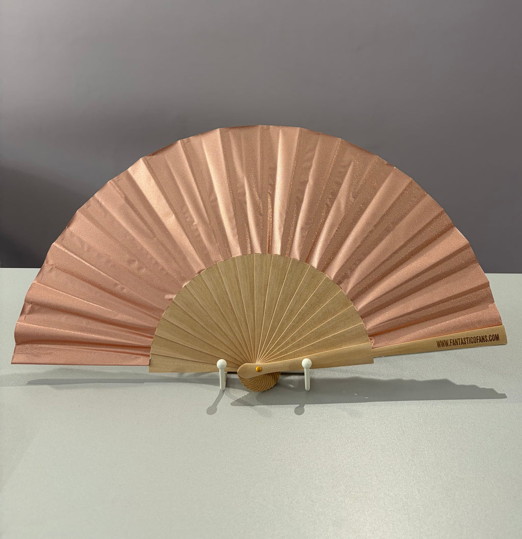 Éventail Nacré Rose Gold – L’élégance qui attire tous les regards - From Ibiza ✨