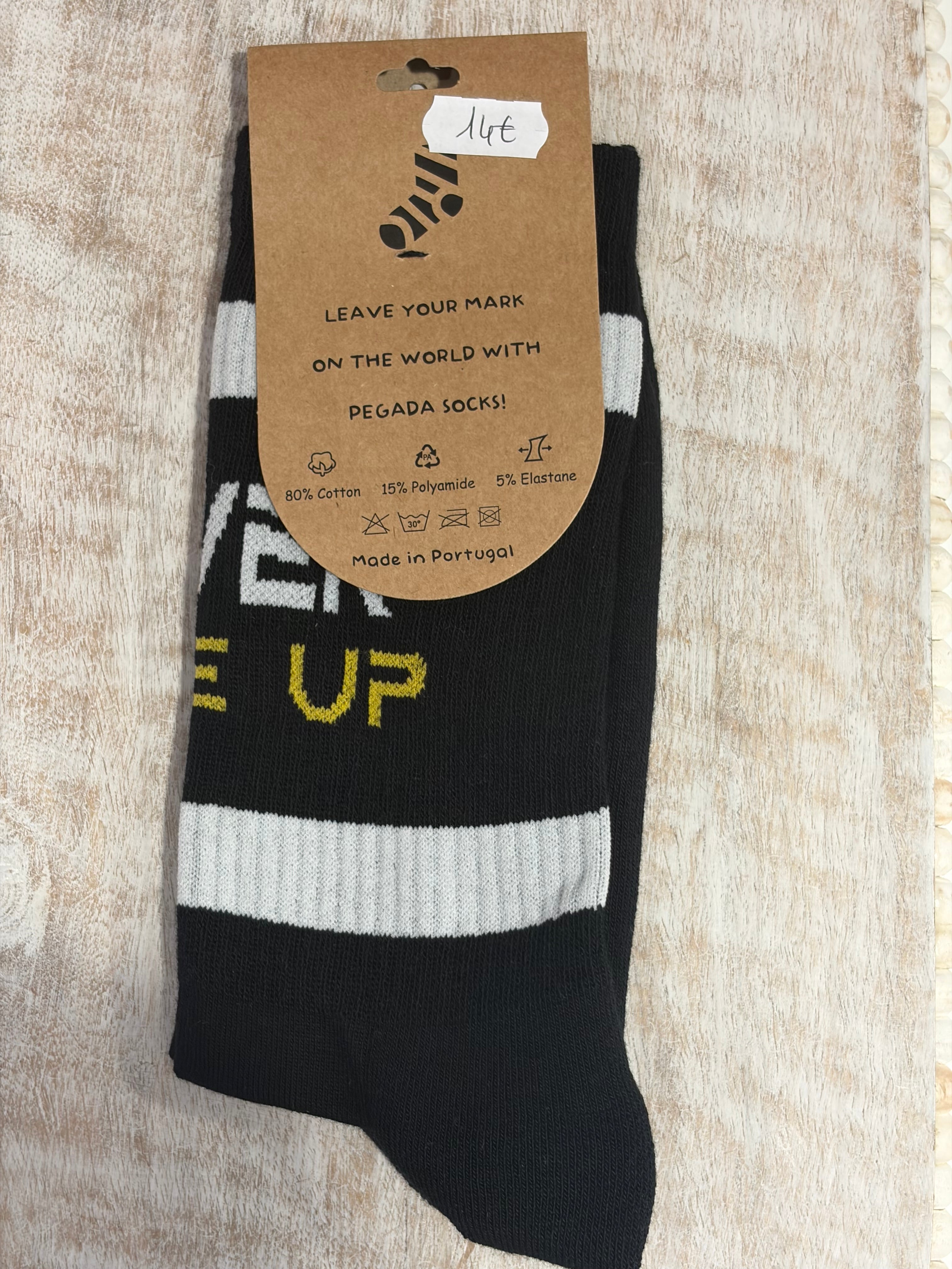 Chaussettes « Never give up »