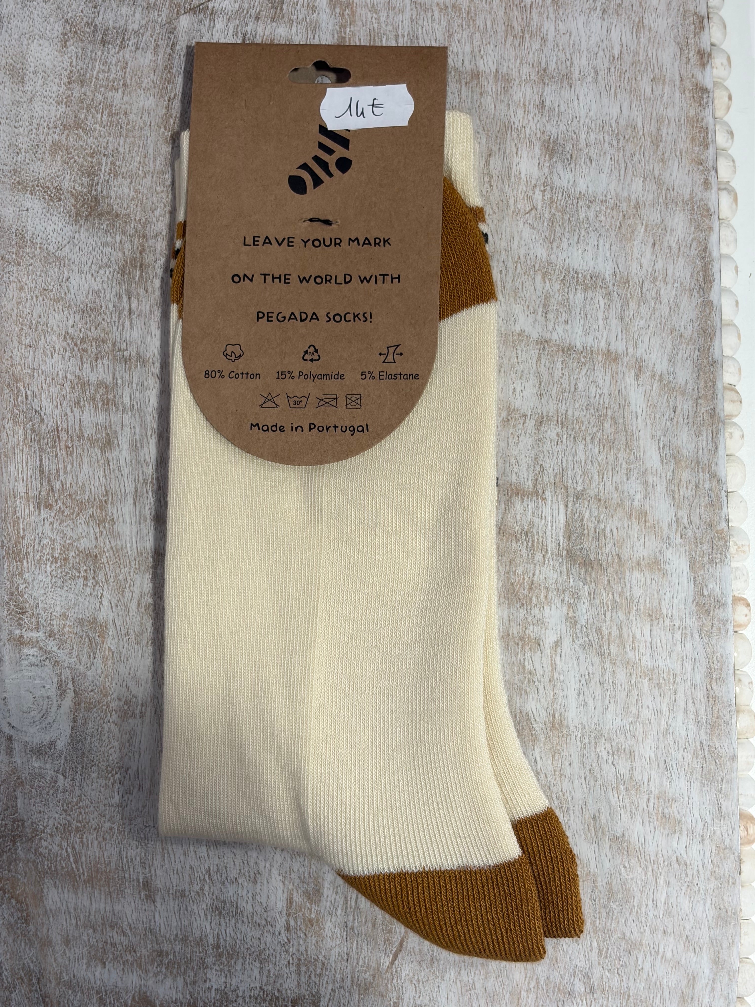 Chaussettes « Coffee saves me »