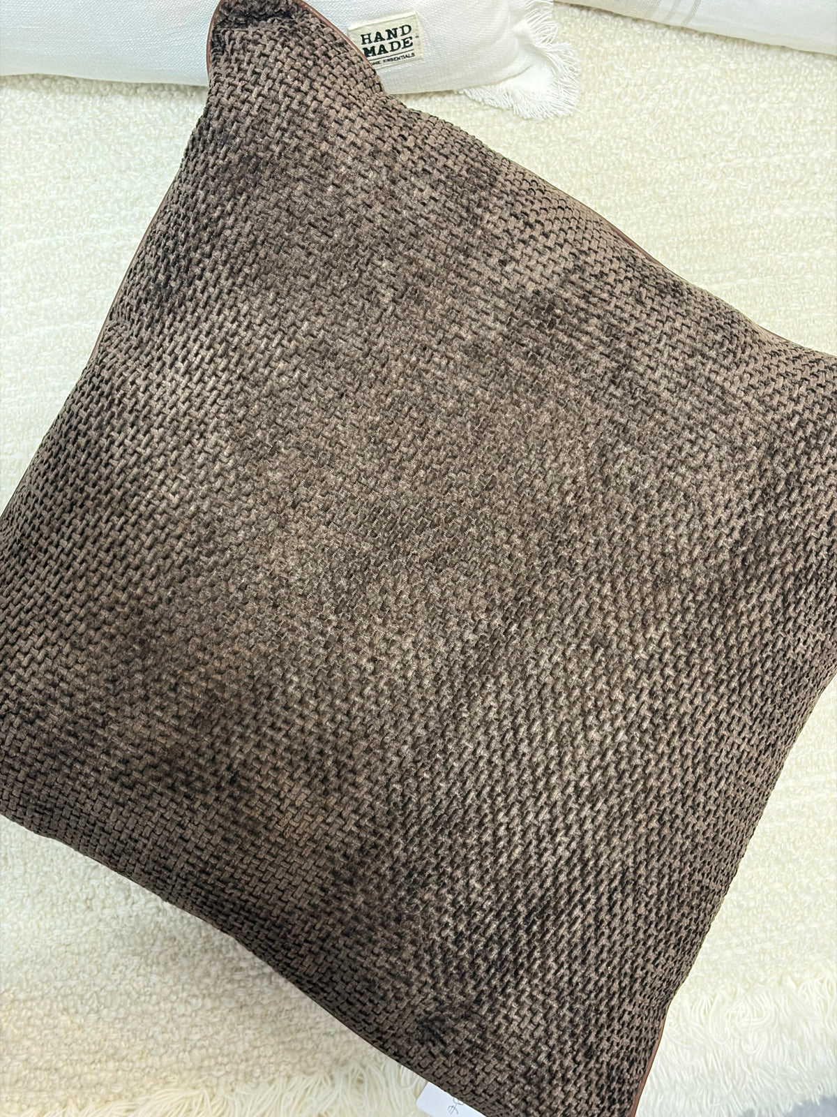 Coussin « Chenille » (marron)