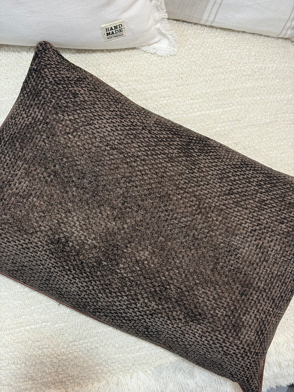 Coussin « Chenille » (marron)