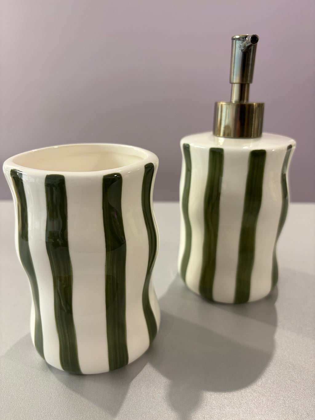 Distributeur à savon et pot à ustensiles