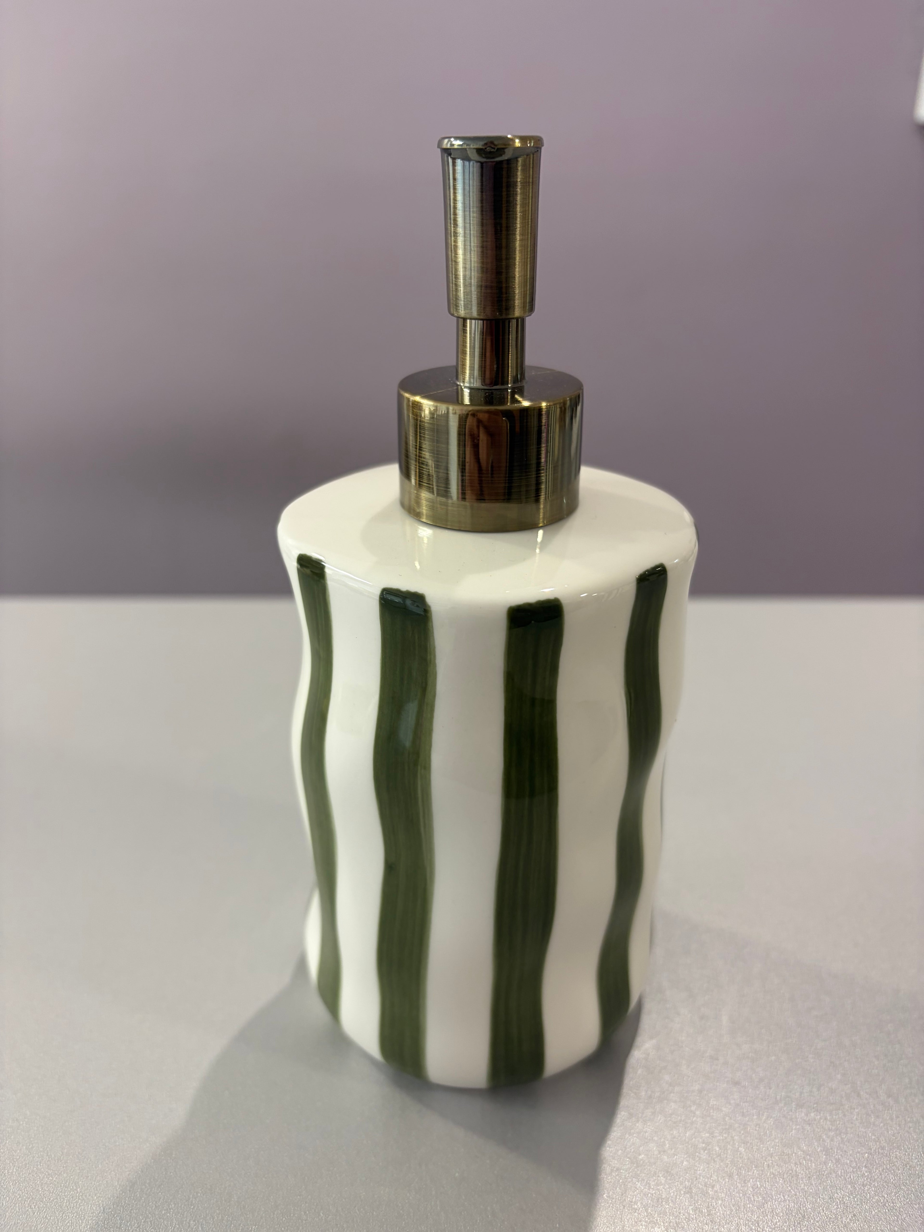 Distributeur à savon et pot à ustensiles