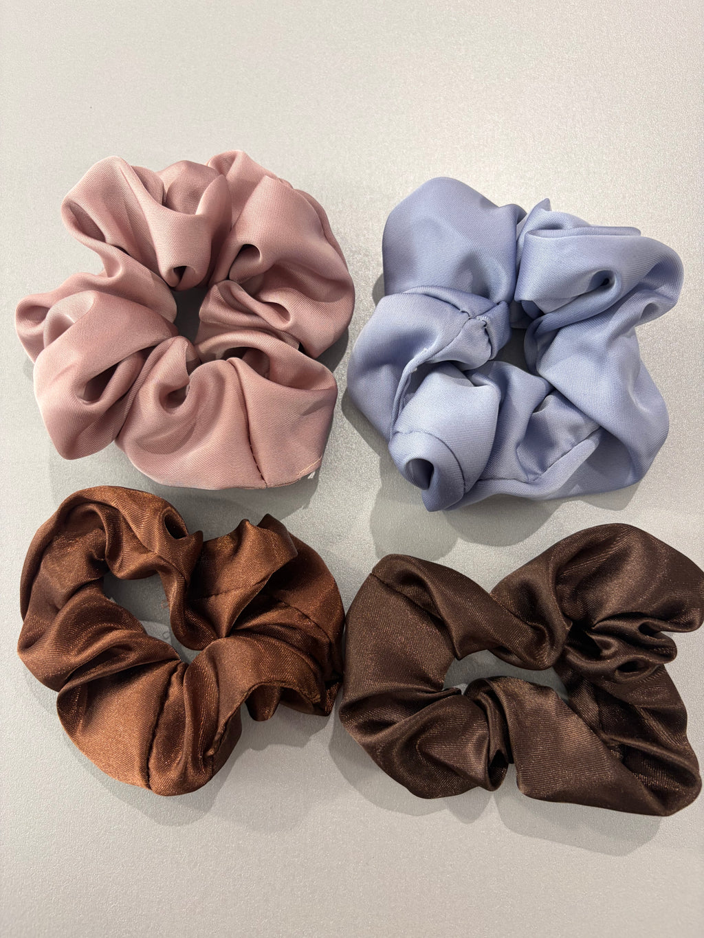 Chouchou en satin - différentes couleurs disponibles