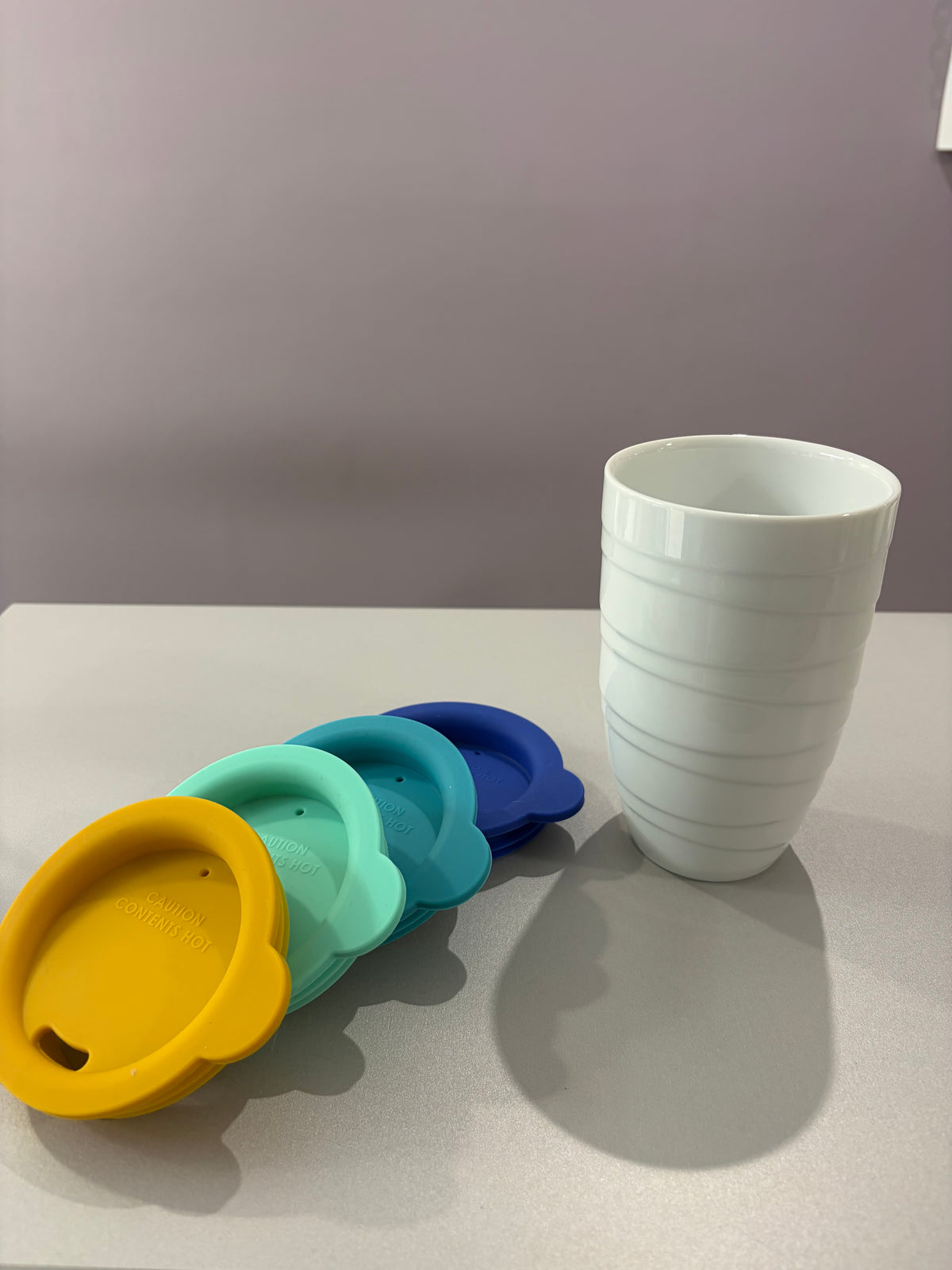 Thermomug blanc et son capuchon en silicone offert