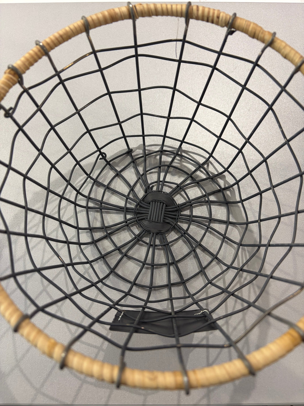 Panier en métal et fibre de bois - deux tailles disponibles