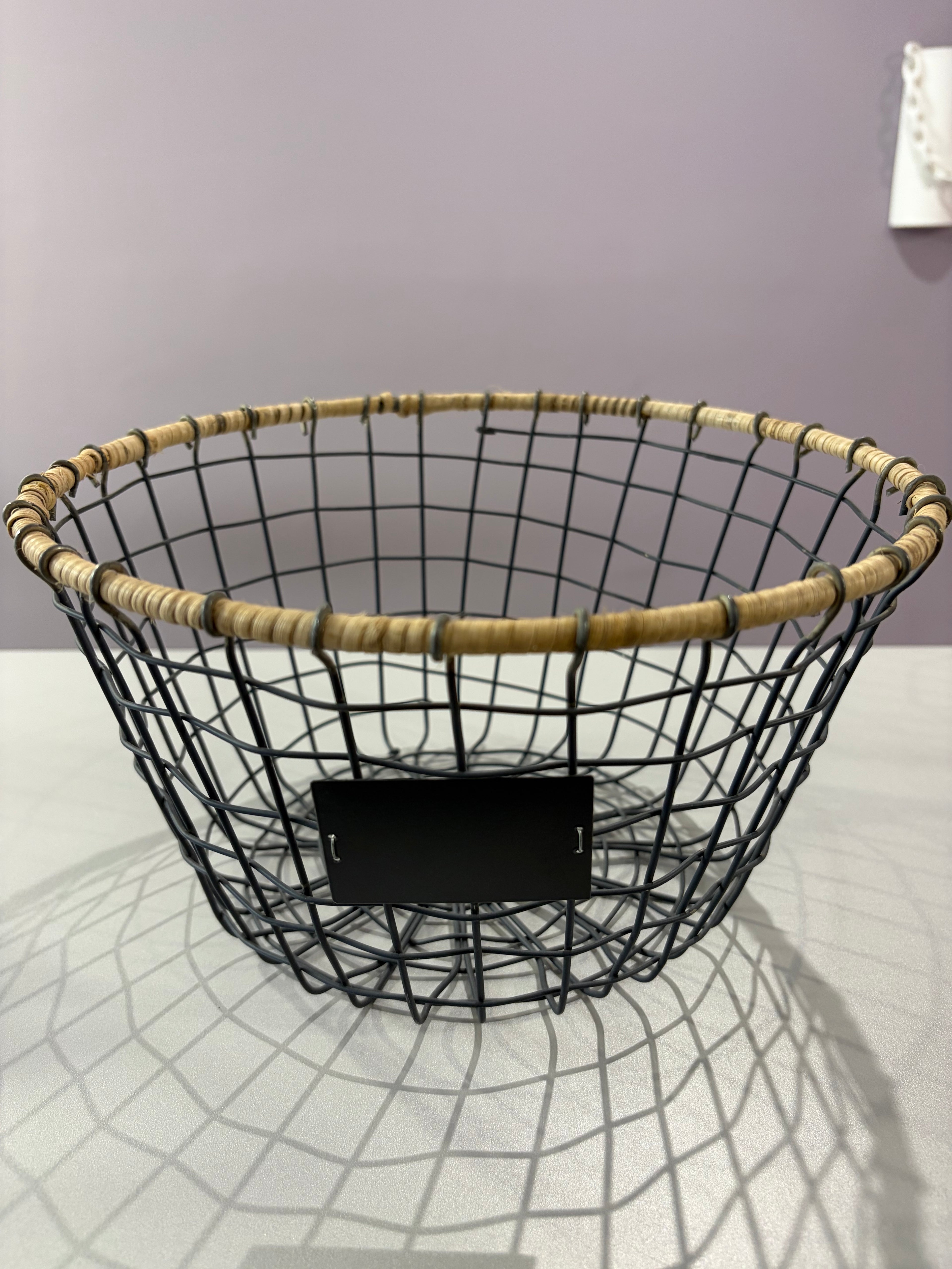 Panier en métal et fibre de bois - deux tailles disponibles