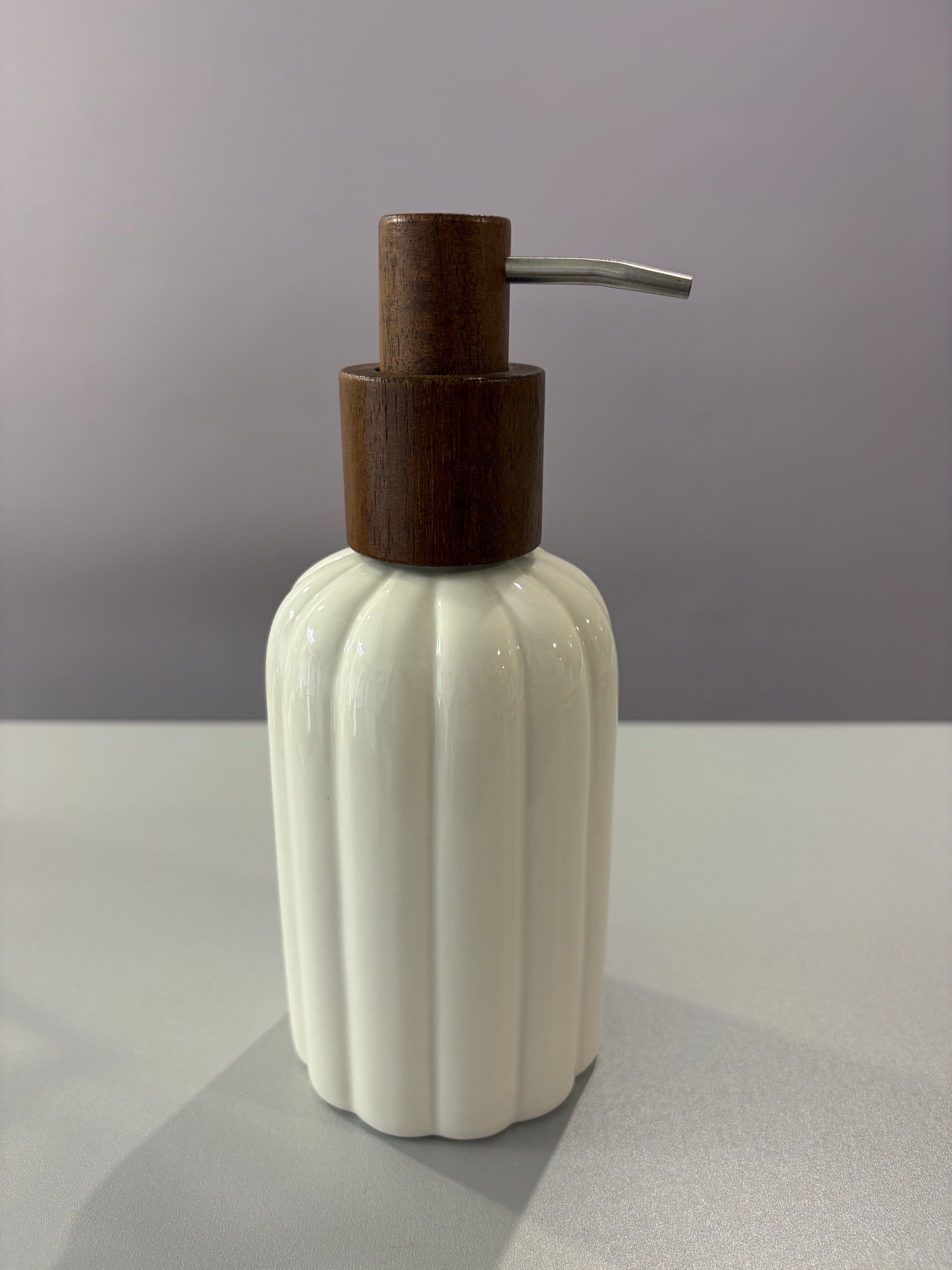 Distributeur à savon et pot à ustensiles « Oasis »