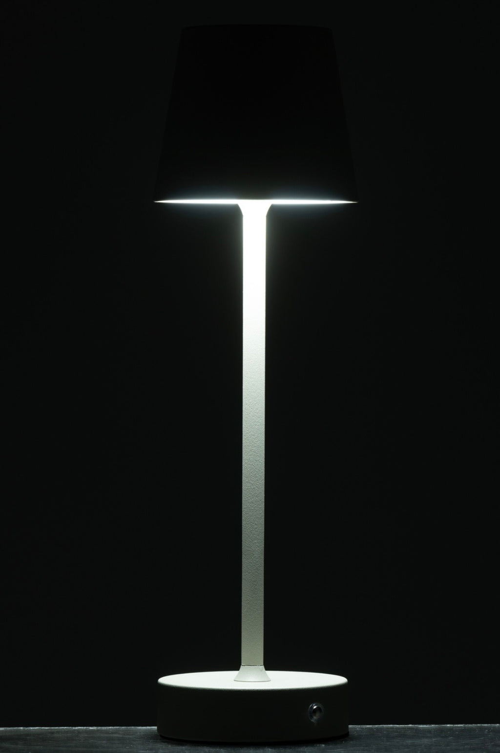 Lampe de table GOA - deux variantes disponibles