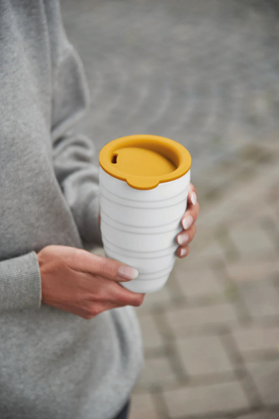 Thermomug blanc et son capuchon en silicone offert