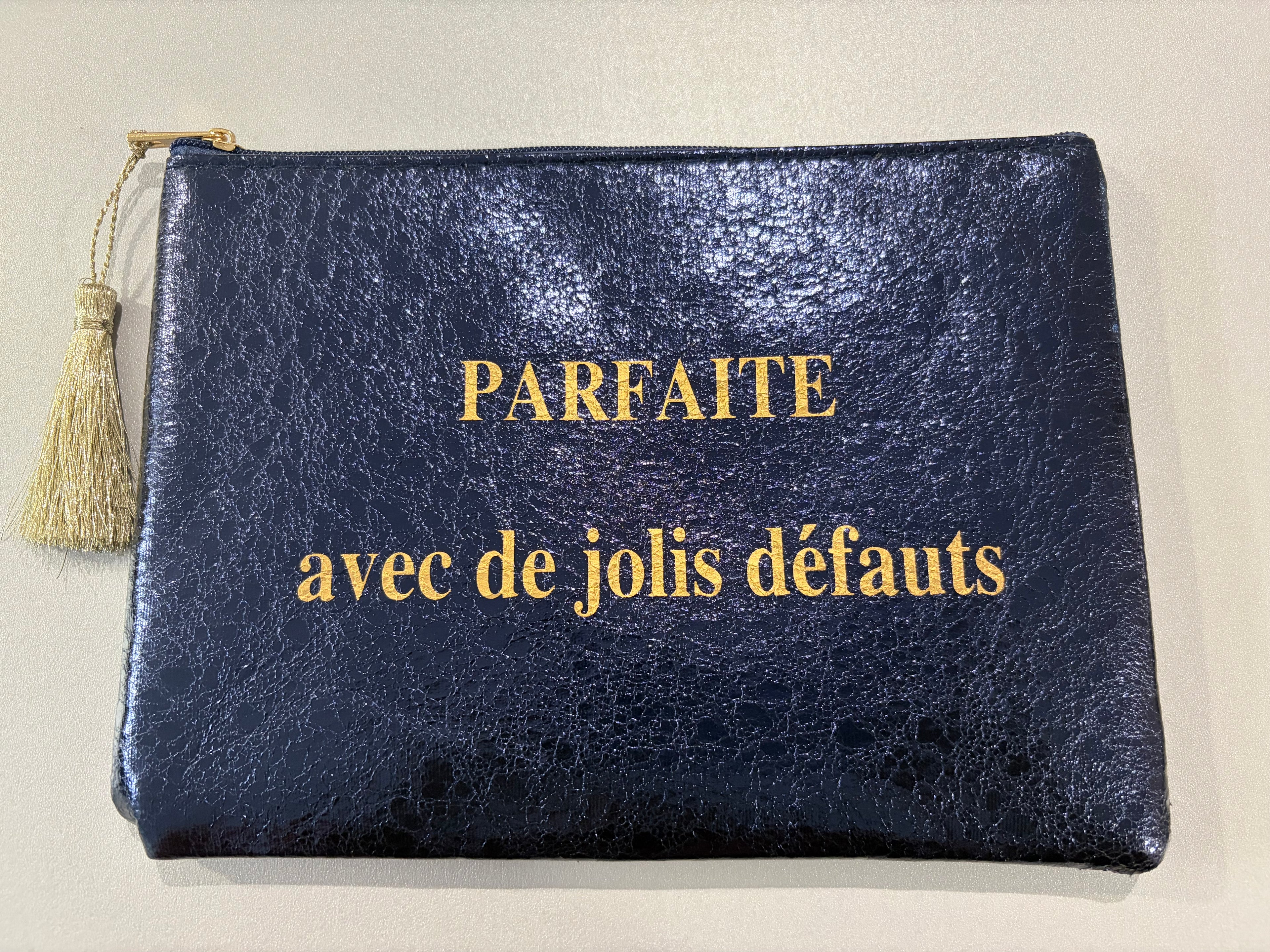 Pochette « Parfaite avec de jolis défauts »
