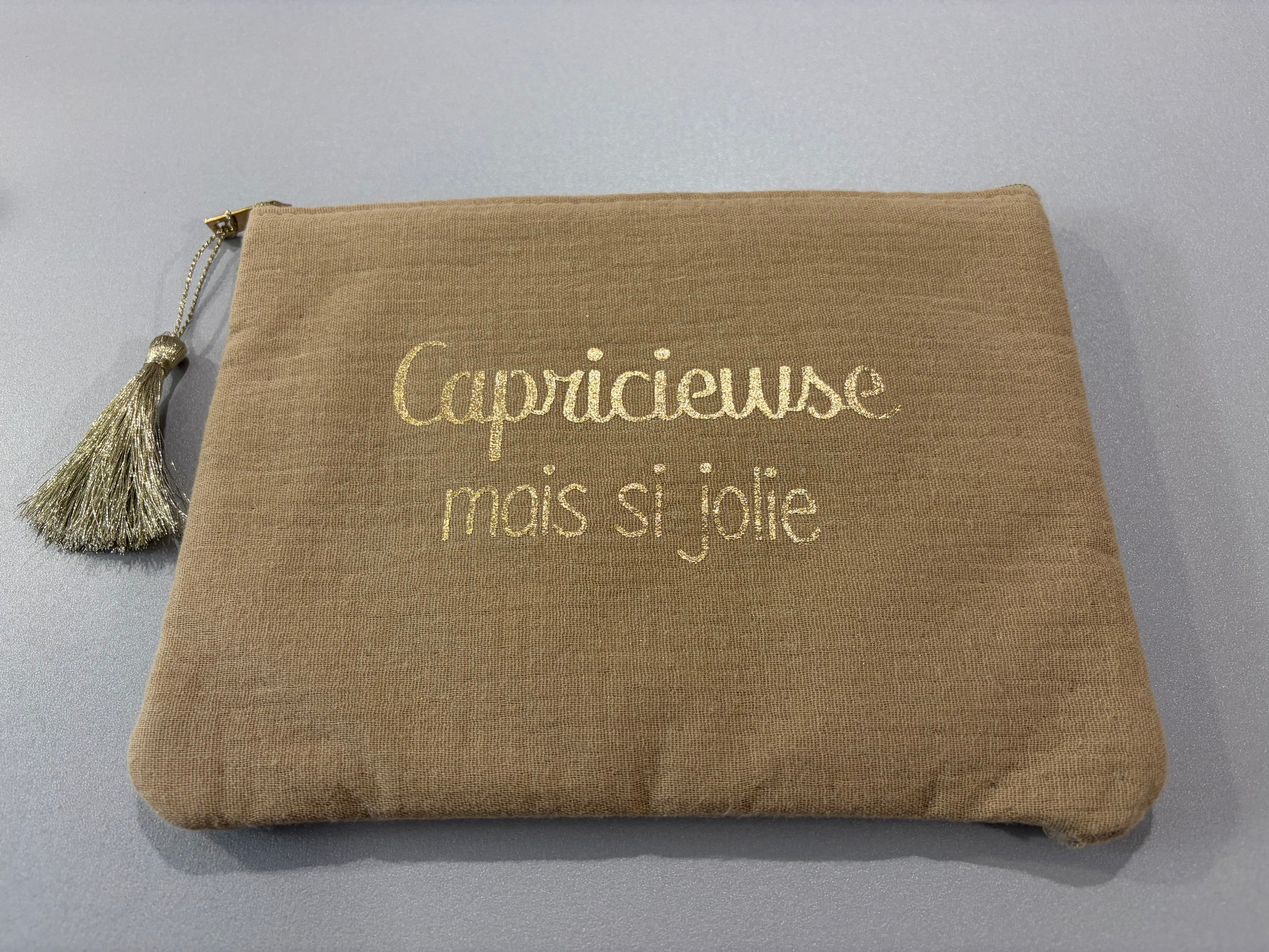 Pochette « Capricieuse mais si jolie »