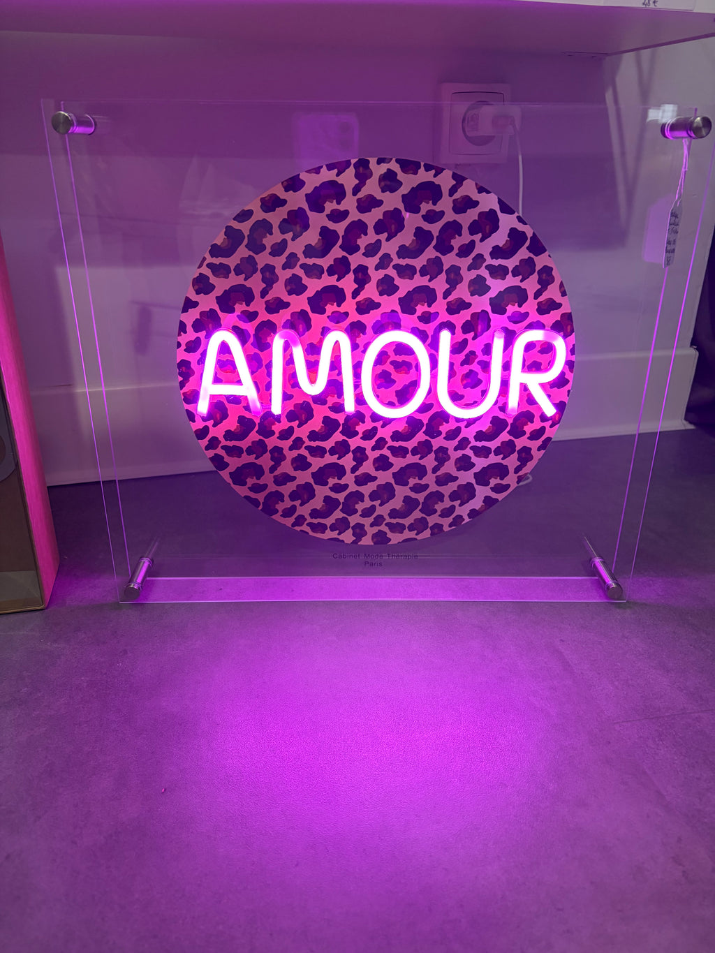 Enseigne lumineuse « Amour » léopard