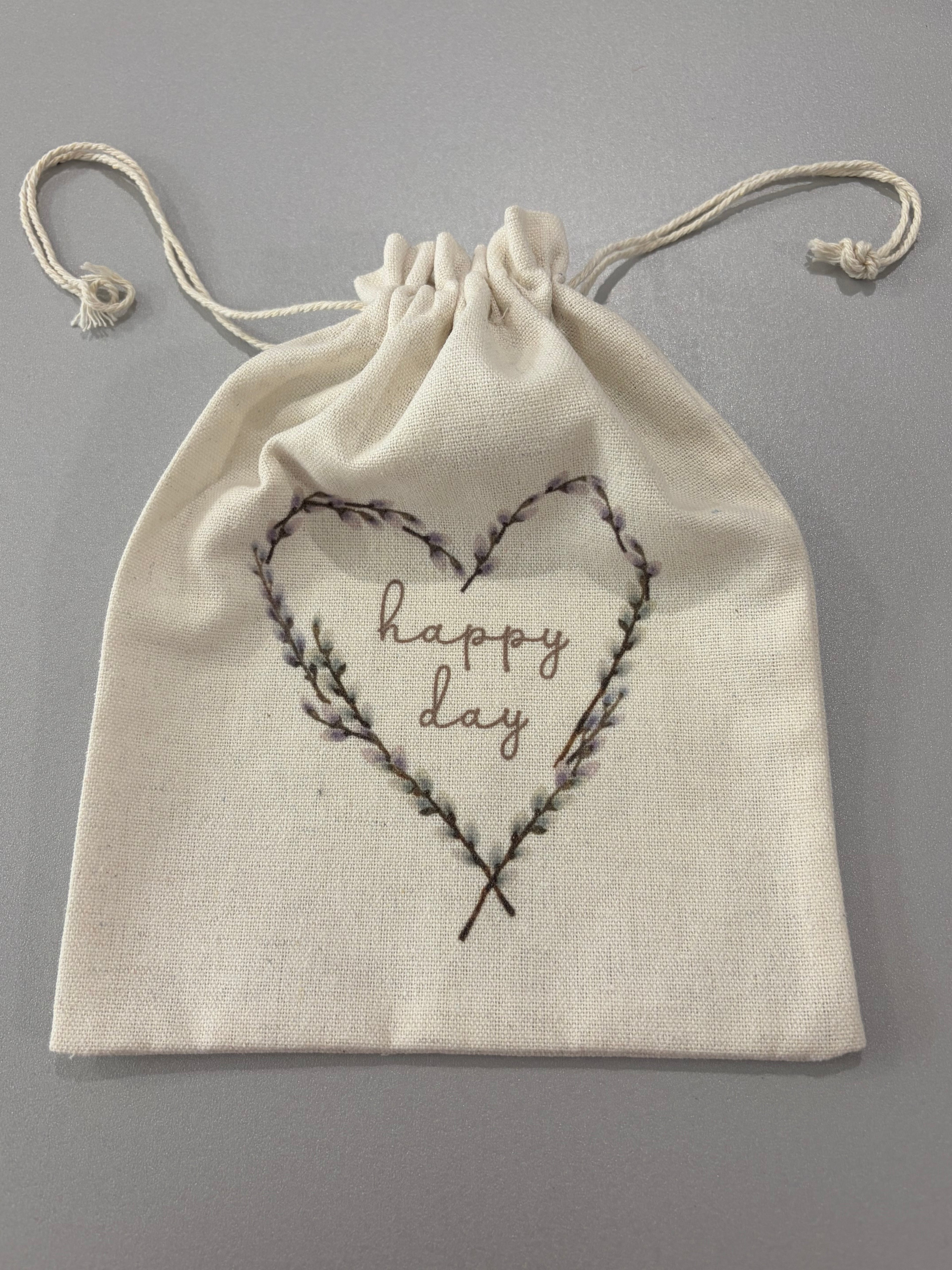 Mini pochette « Happy day » - cœur ou cercle en feuillages