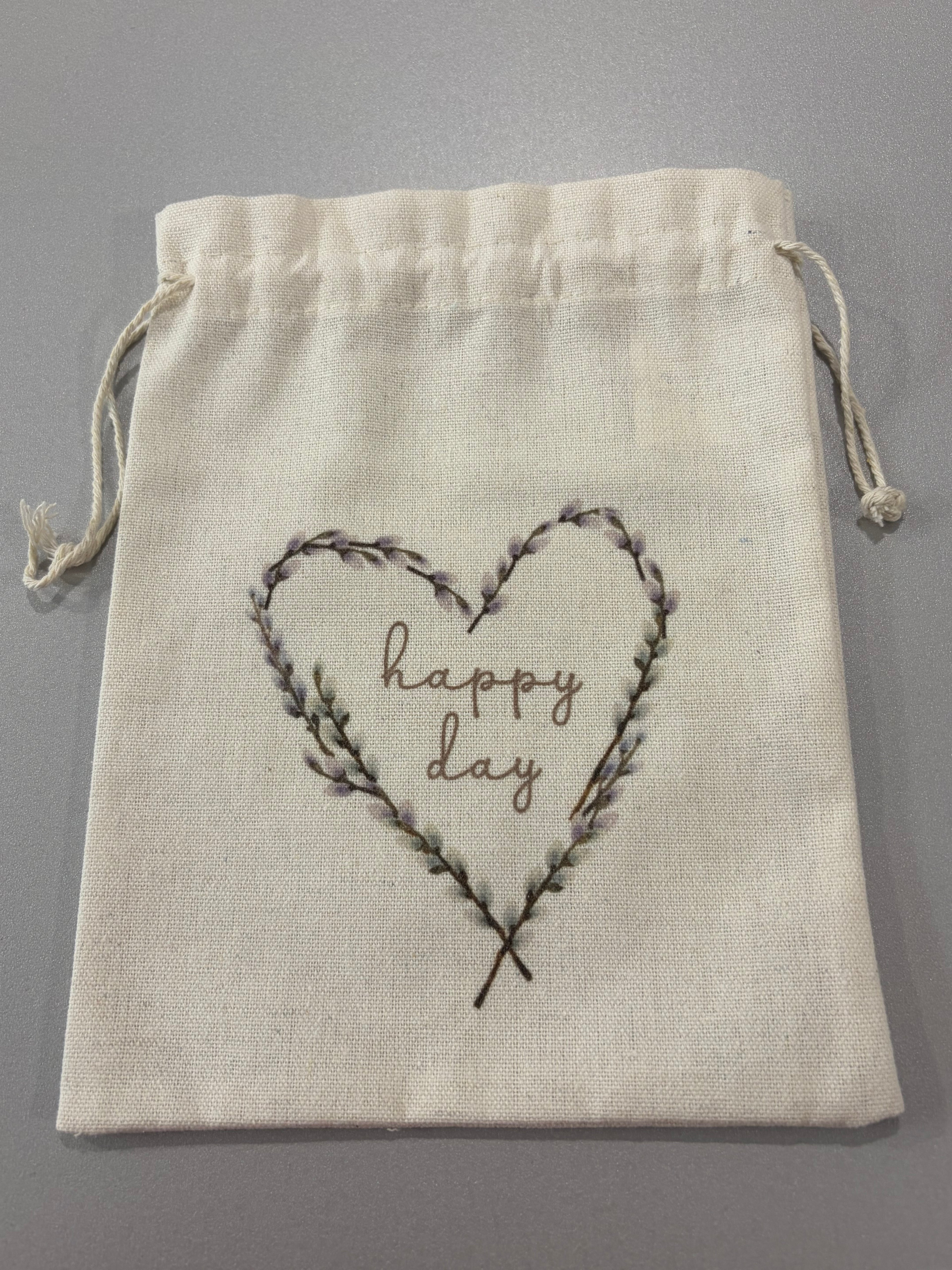 Mini pochette « Happy day » - cœur ou cercle en feuillages