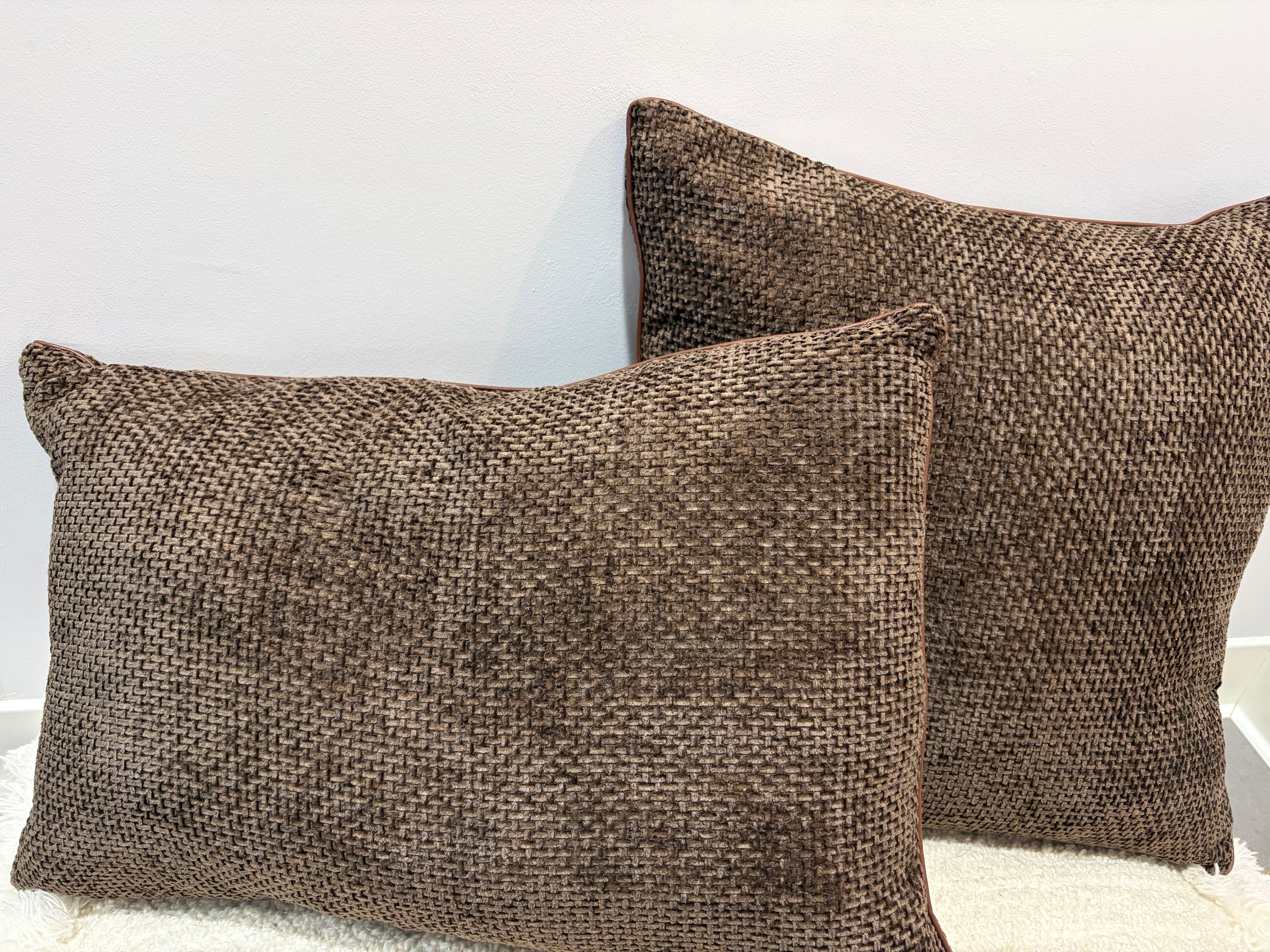 Coussin « Chenille » (marron)