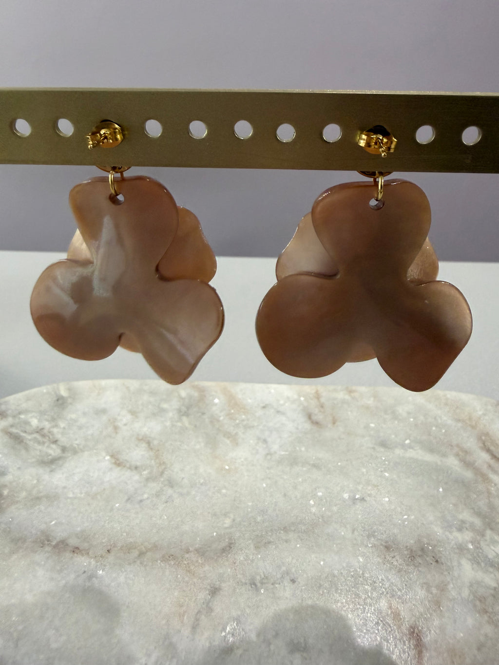 Boucles d’oreilles « Camélia » - marron
